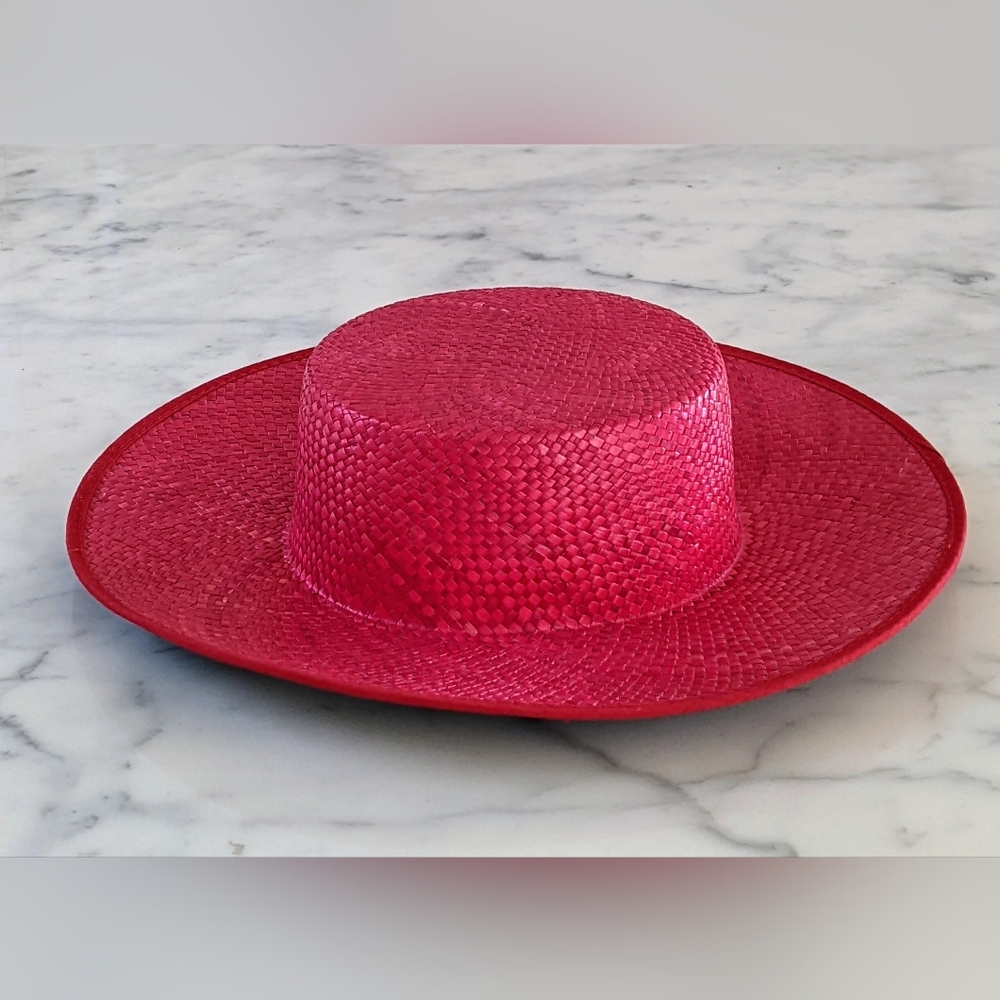 NWOT. Vintage Elegant Red Straw Hat.
